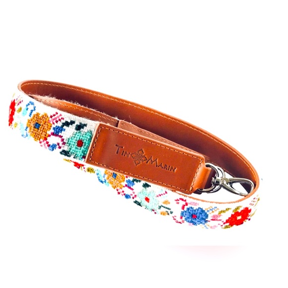 MAI WOVEN BAG STRAP - FLOWERS BRIGHT WITH TAN LEATHER - Picture 2 of 11